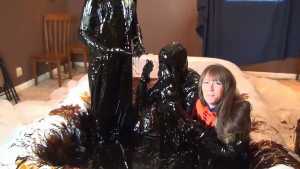 3-girl-molasses-pool-sink-game_13.jpg