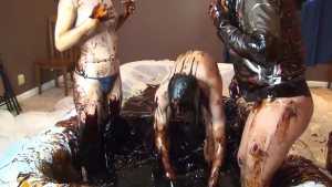 3-girl-molasses-pool-sink-game_16.jpg