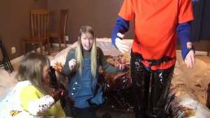 3-girl-molasses-pool-sink-game_6.jpg