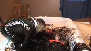 3-girl-molasses-pool-sink-game_9.jpg