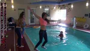 4-girl-dressing-room-pool-party-throw-t_