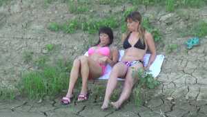 ariel-and-jayce-go-from-tanning-to-muddy