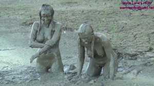 ariel-and-jayce-go-from-tanning-to-muddy