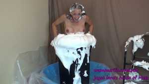 foam-submerging-in-huge-can-filledmast_1