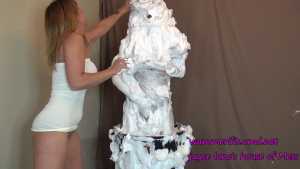 foam-submerging-in-huge-can-filledmast_1