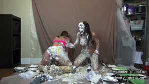 girls-day-heavy-petting-super-messysex_1