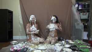 girls-day-heavy-petting-super-messysex_1