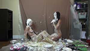 girls-day-heavy-petting-super-messysex_1