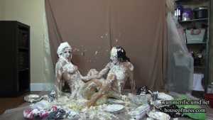girls-day-heavy-petting-super-messysex_1