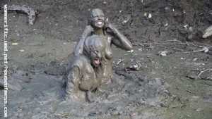 girls-just-wanna-have-mud-in-hunters-pub