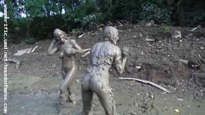 girls-just-wanna-have-mud-in-hunters-pub