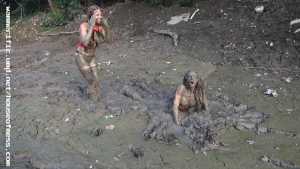 girls-just-wanna-have-mud-in-hunters-pub
