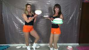 hooters-girls-session-with-you-pies-an_1