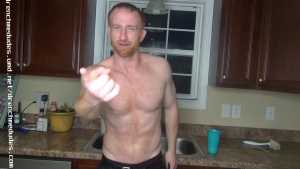 rod-takes-washing-dishes-very-seriously_