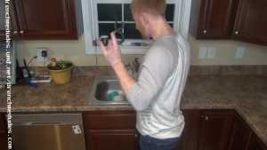 rod-takes-washing-dishes-very-seriously_